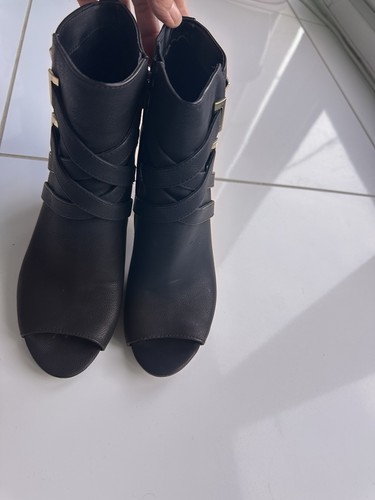 Guess women shoes - by, size