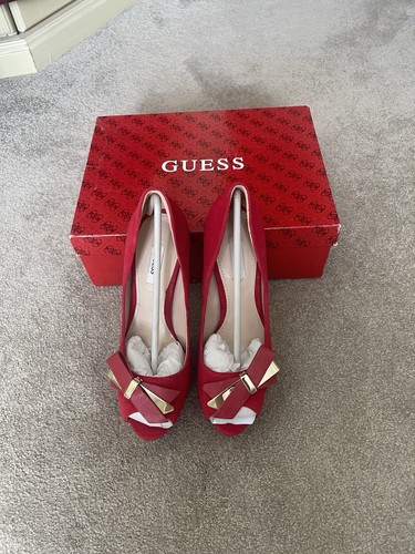 Guess bnib with packing red - with,