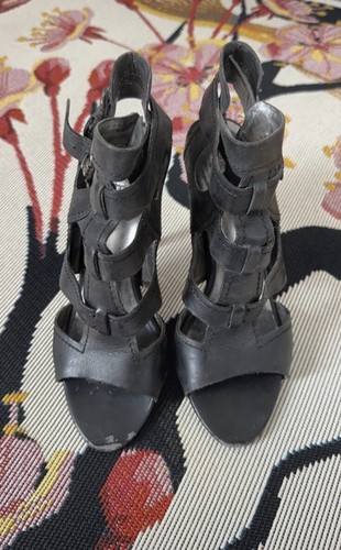 Guess shoes size 5 - shoes,